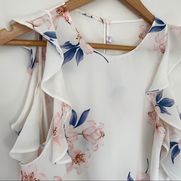 {Lush} Ruffle Cold Shoulder Top - Picture 12 of 15